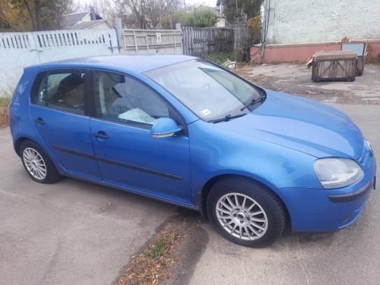 Volkswagen Golf 2004р. у розстрочку