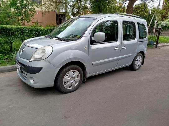 Renault Kangoo passenger                2011г. в рассрочку