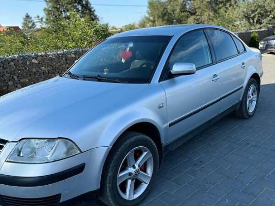 Volkswagen Passat 2002р. у розстрочку