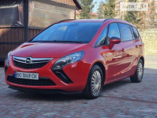 Opel Zafira 2016г. в рассрочку