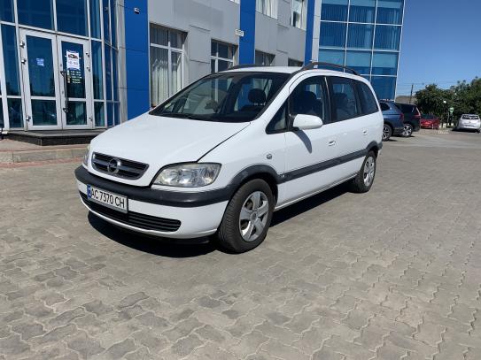 Opel Zafira 2005р. у розстрочку