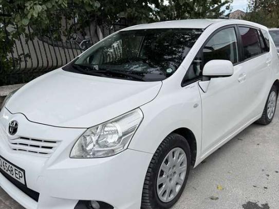 Toyota Verso 2011г. в рассрочку