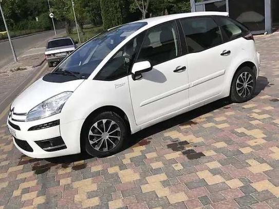 Citroen C4 picasso 2011г. в рассрочку