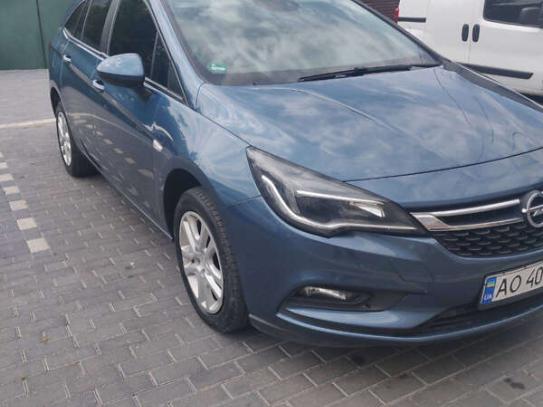 Opel Astra 2017р. у розстрочку