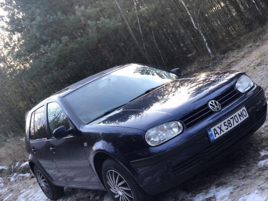 Volkswagen Golf 2001р. у розстрочку