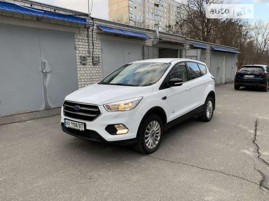 Ford Kuga 2017г. в рассрочку