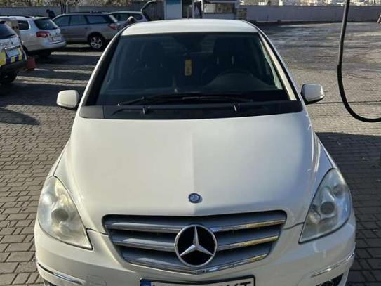 Mercedes-benz B 180
                           2010г. в рассрочку