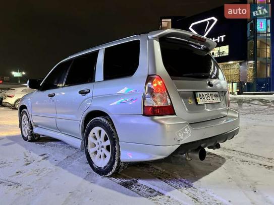 Subaru Forester 2006г. в рассрочку