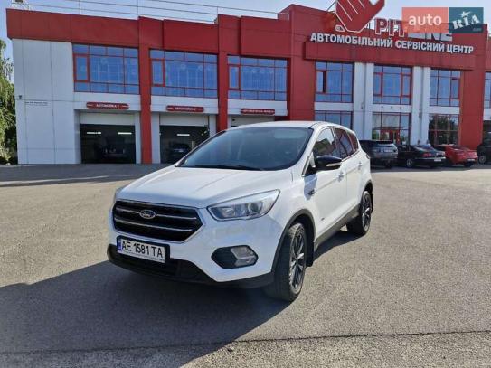 Ford Kuga                            2017г. в рассрочку