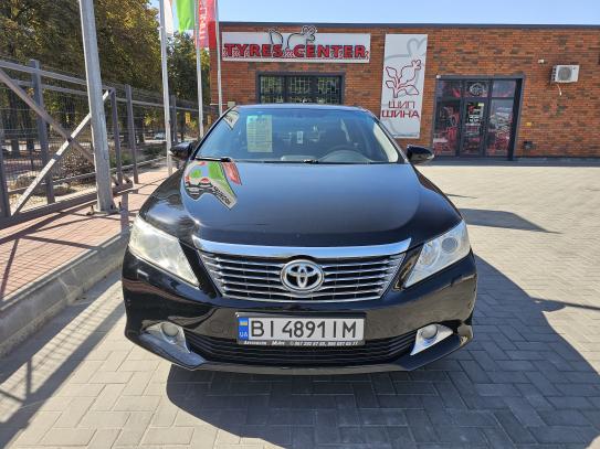 Toyota Camry 2014р. у розстрочку