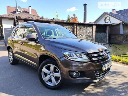 Volkswagen Tiguan 2013г. в рассрочку