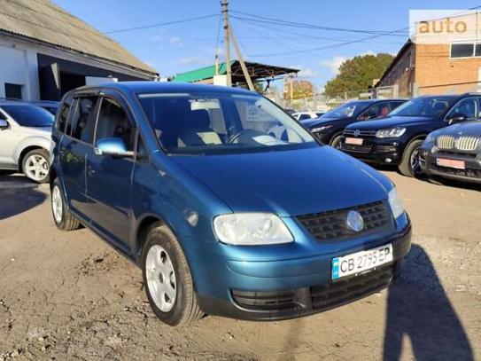 Volkswagen Touran                          2005г. в рассрочку