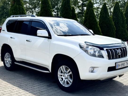 Toyota Land cruiser prado              2012г. в рассрочку