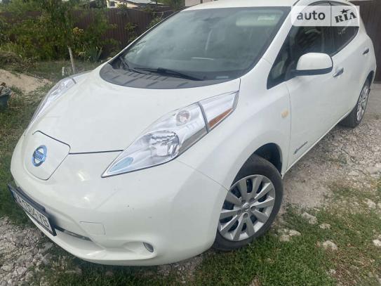 Nissan Leaf 2016г. в рассрочку