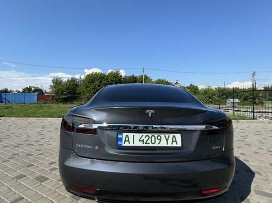 Tesla Model s                         2016г. в рассрочку