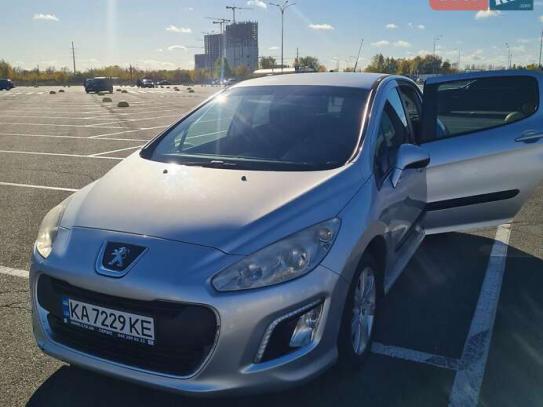 Peugeot 308 2013г. в рассрочку