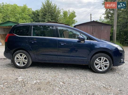 Peugeot 5008
                            2010г. в рассрочку