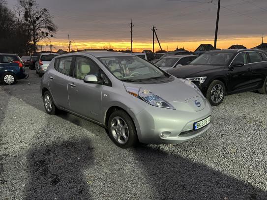 Nissan Leaf 2012г. в рассрочку