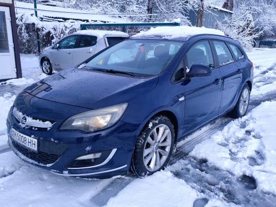 Opel Astra 2012р. у розстрочку