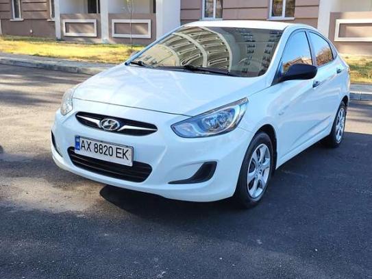 Hyundai Accent 2013г. в рассрочку