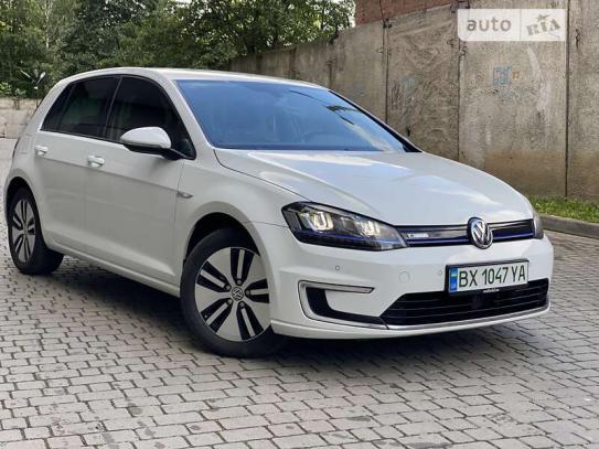 Volkswagen E-golf 2015г. в рассрочку