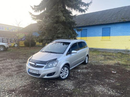 Opel Zafira                          2008г. в рассрочку