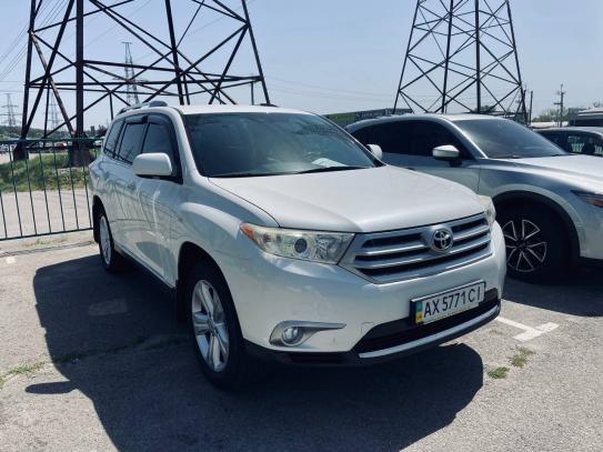 Toyota Highlander                      2011г. в рассрочку