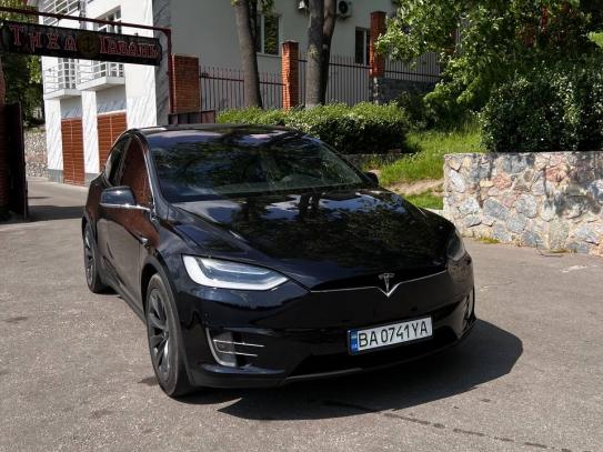 Tesla Model x 2017р. у розстрочку