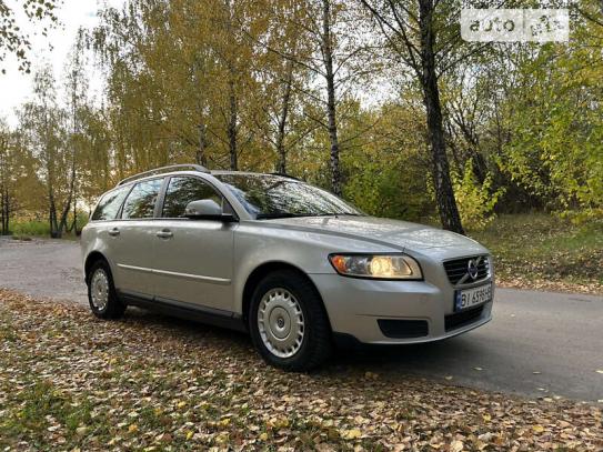 Volvo V50 2011г. в рассрочку