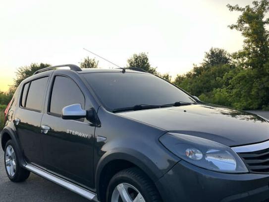 Dacia Sandero stepway
                 2011г. в рассрочку