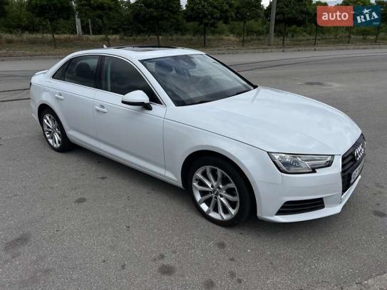 Audi A4                              2018г. в рассрочку