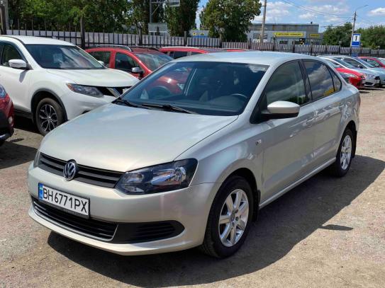 Volkswagen Polo                            2011г. в рассрочку