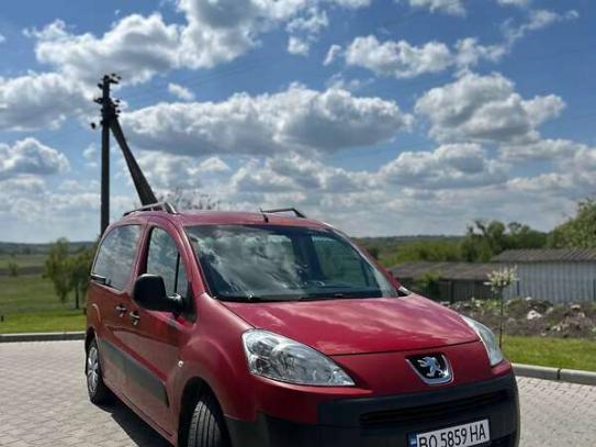 Peugeot Partner                         2009г. в рассрочку
