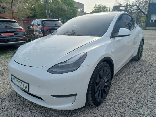 Tesla Model y 2022р. у розстрочку