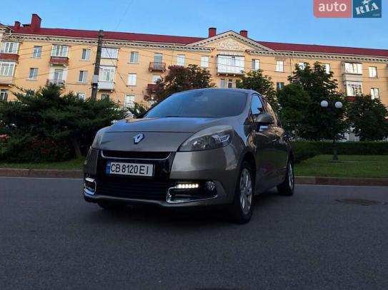 Renault Scenic                          2012г. в рассрочку
