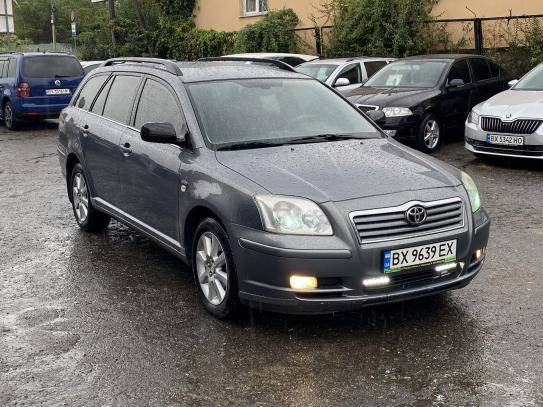 Toyota Avensis 2003г. в рассрочку