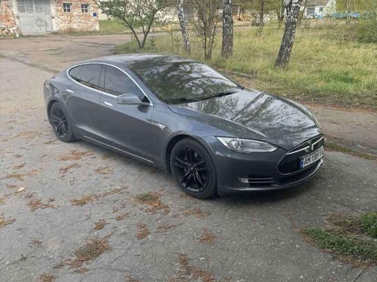 Tesla Model s 2013г. в рассрочку