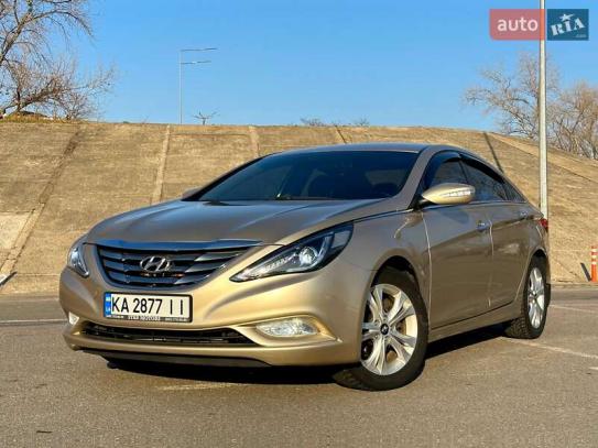 Hyundai Sonata                          2010г. в рассрочку