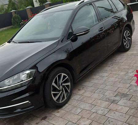 Volkswagen Golf 2019р. у розстрочку