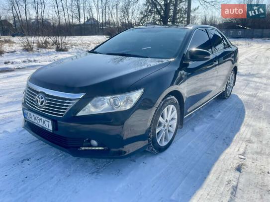Toyota Camry                           2012г. в рассрочку