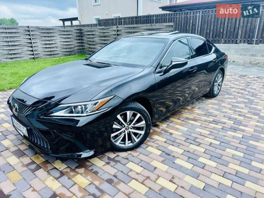 Lexus Es 250                          2018г. в рассрочку