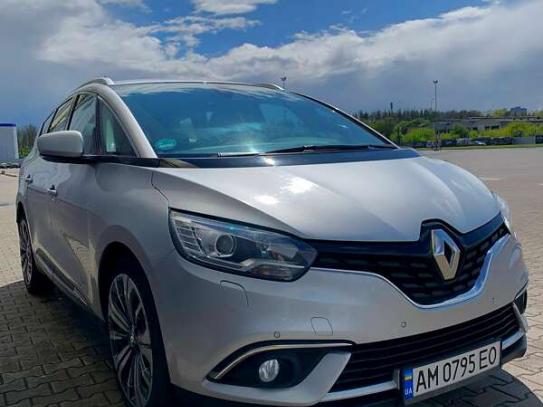 Renault Grand scenic                    2017г. в рассрочку