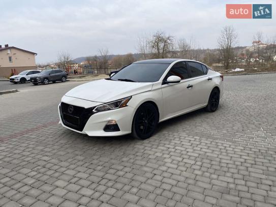 Nissan Altima 2019р. у розстрочку