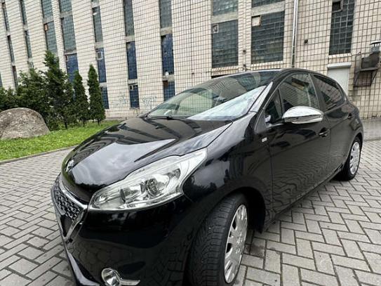 Peugeot 208                             2015г. в рассрочку