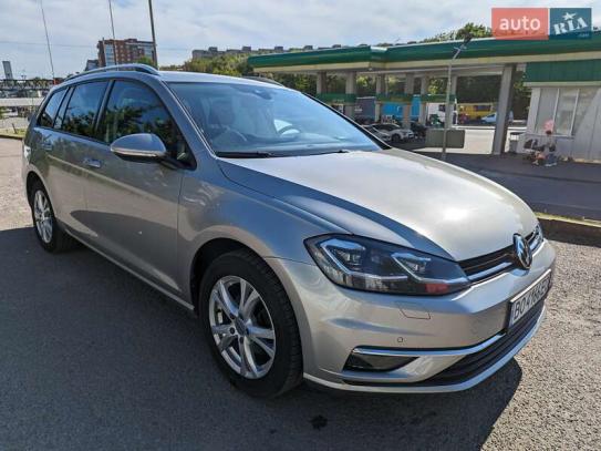 Volkswagen Golf
                            2018г. в рассрочку