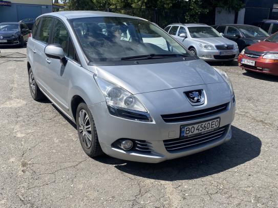 Peugeot 5008 2010г. в рассрочку