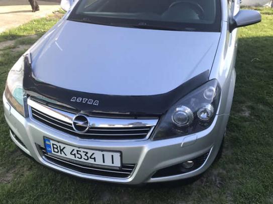 Opel Astra 2008г. в рассрочку