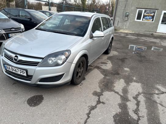 Opel Astra 2012г. в рассрочку