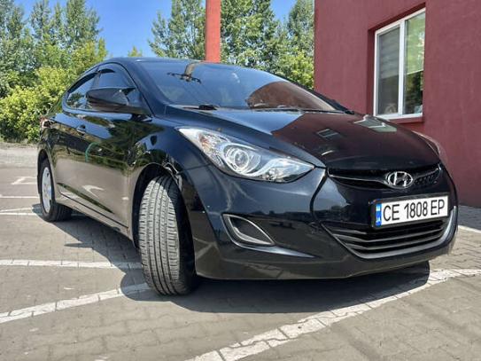 Hyundai Elantra                         2012г. в рассрочку