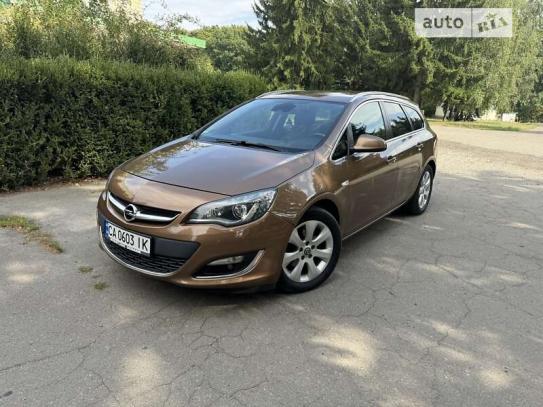 Opel Astra 2015г. в рассрочку